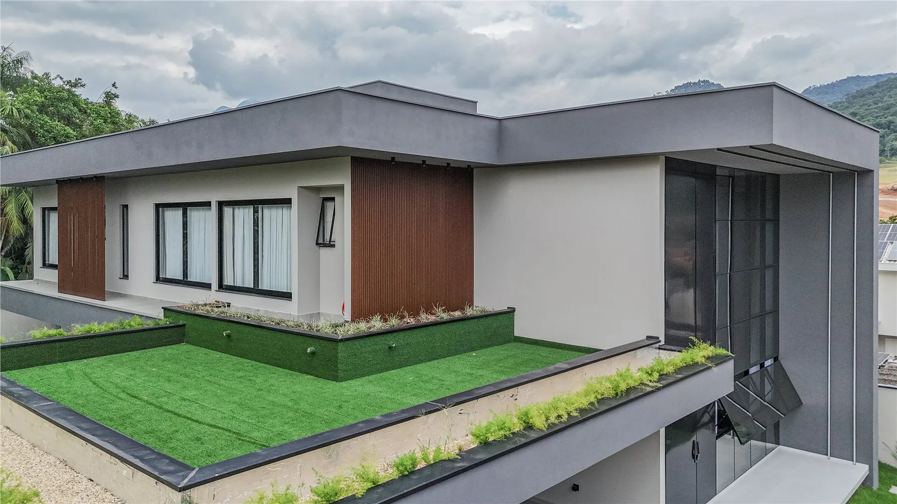 Casa completa com esquadrias e vidros — J.André Esquadrias Pomerode SC